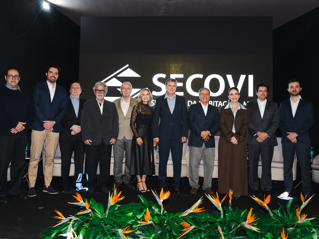 Renato Perez assume a presidência do Secovi-MS para o quadriênio 2026-2030 em solenidade prestigiada por autoridades - Imagem 3