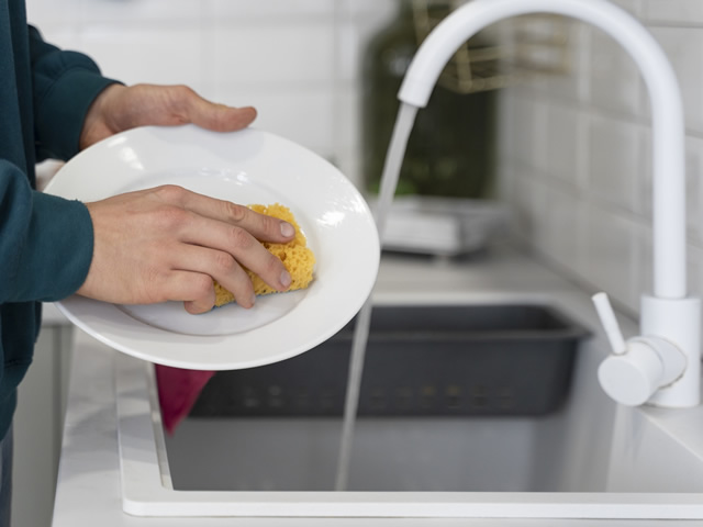 Descubra os pontos da casa que acumulam mais bactérias que os banheiros